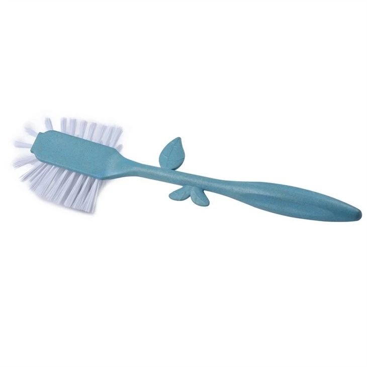 Brosse à manche en paille de blé